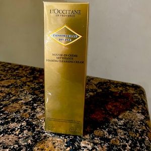 Divine foaming cleanser